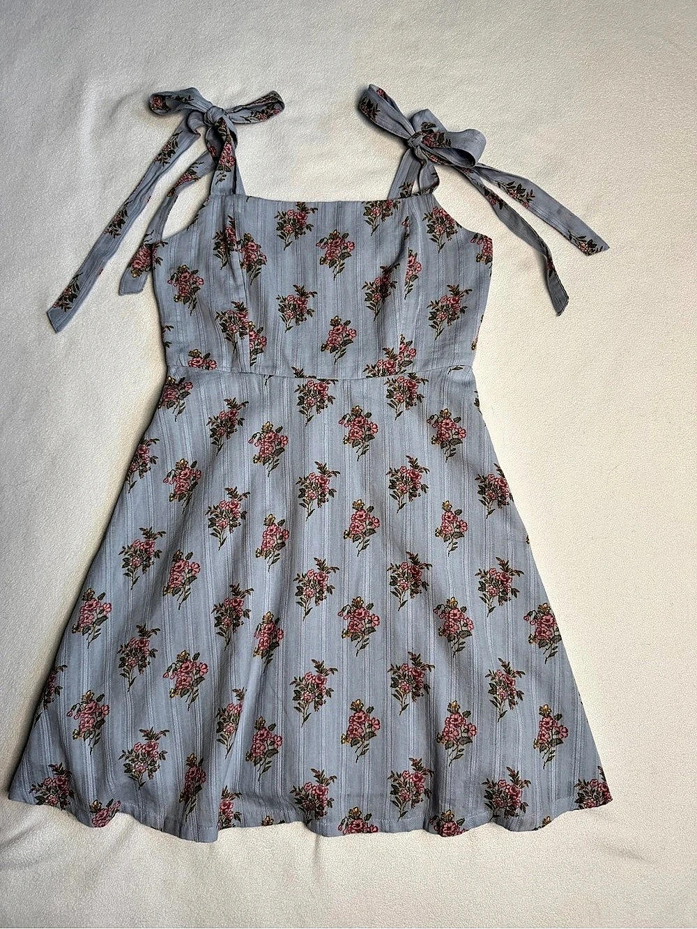 American Eagle Floral Mini Dress in Blue & Pink Size XS Like New